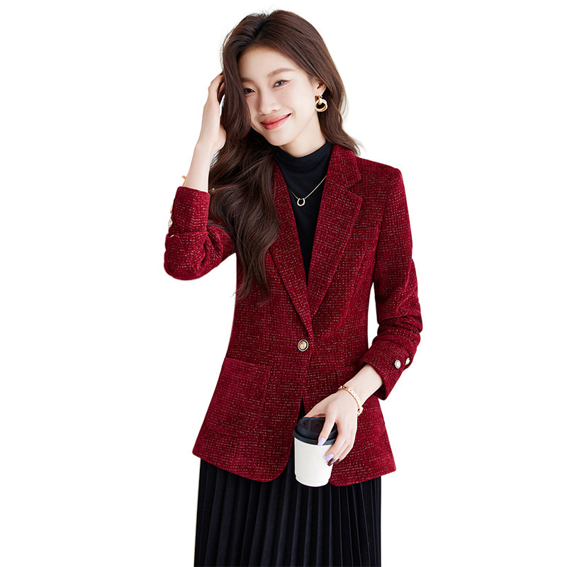 Women Formal Wear With Black Blazer - معطف بليزر نسائي أسود أحمر كاكي