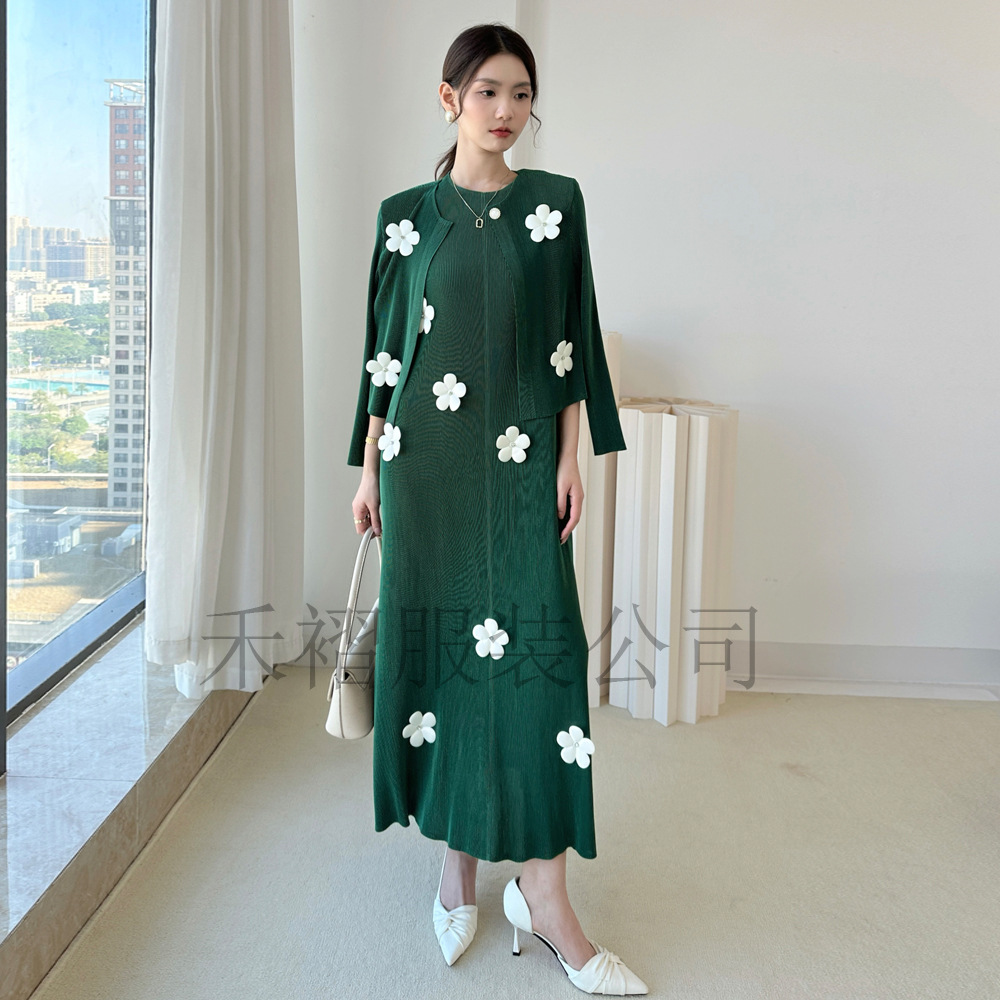 طقم نسائي أنيق على الموضة الأو - مراجعة Formal Dress Female وسعره