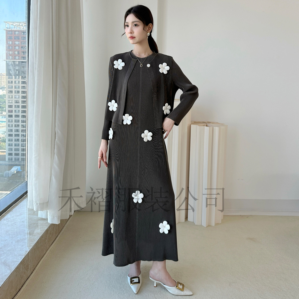 طقم نسائي أنيق على الموضة الأو - مراجعة Formal Dress Female وسعره