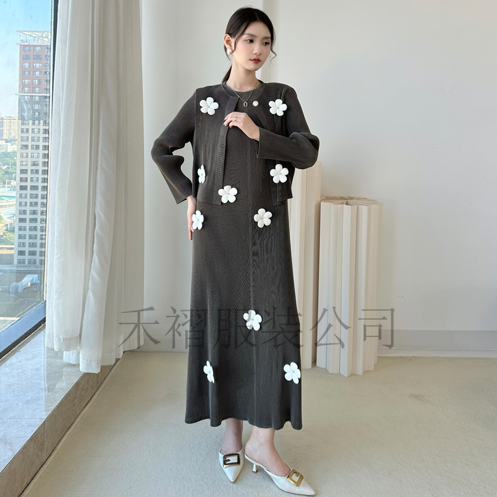 طقم نسائي أنيق على الموضة الأو - مراجعة Formal Dress Female وسعره