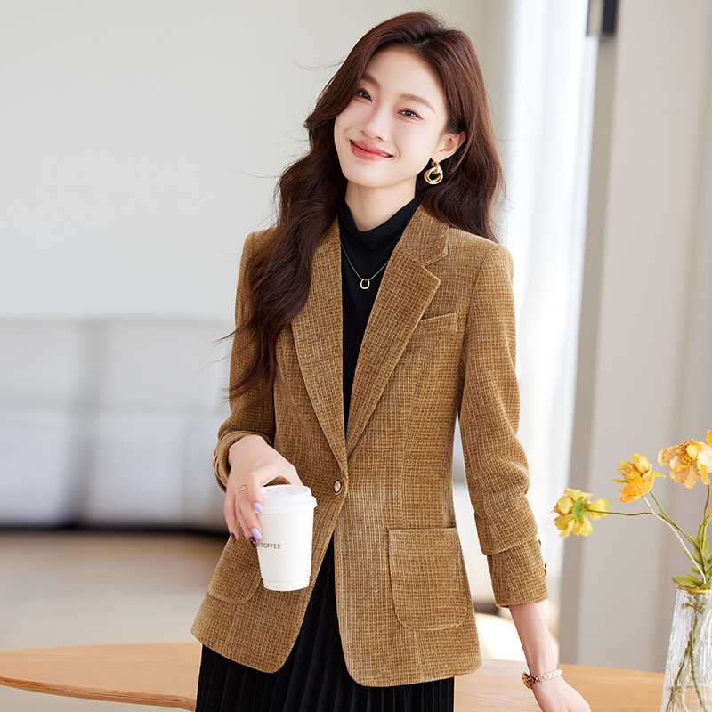 معطف بليزر نسائي أسود أحمر كاك - مراجعة Women Formal Wear With Black Blazer وسعره